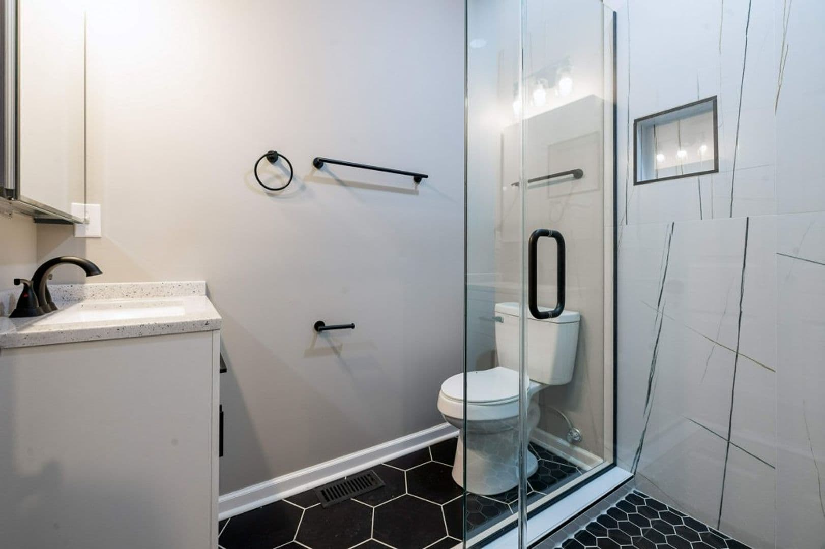 Columbus Apartment: 60 Clark Pl