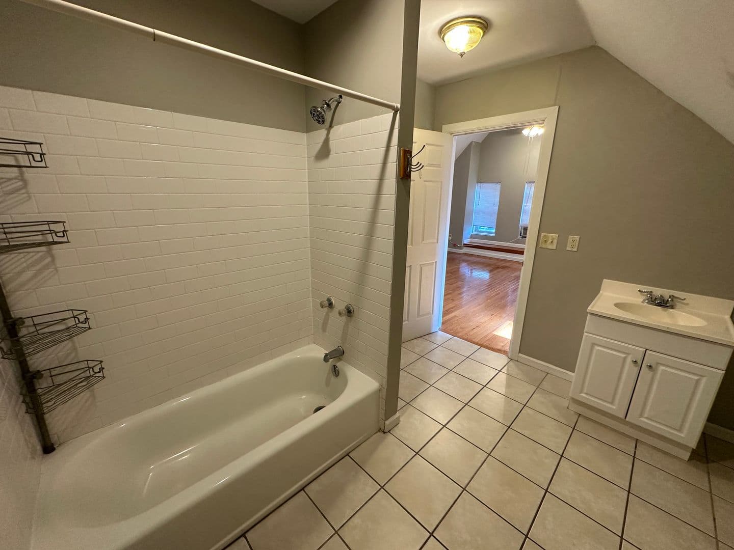 Columbus Apartment: 148 W 9th & 1546 Highland St