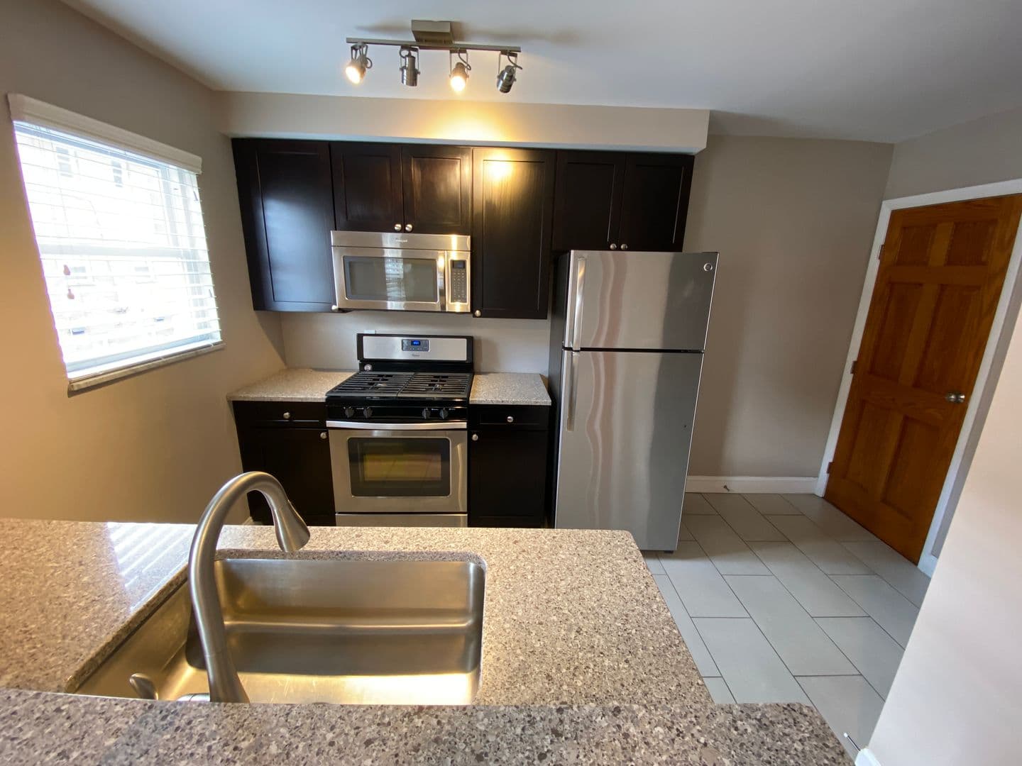 Columbus Apartment: 1444-1466 Worthington St