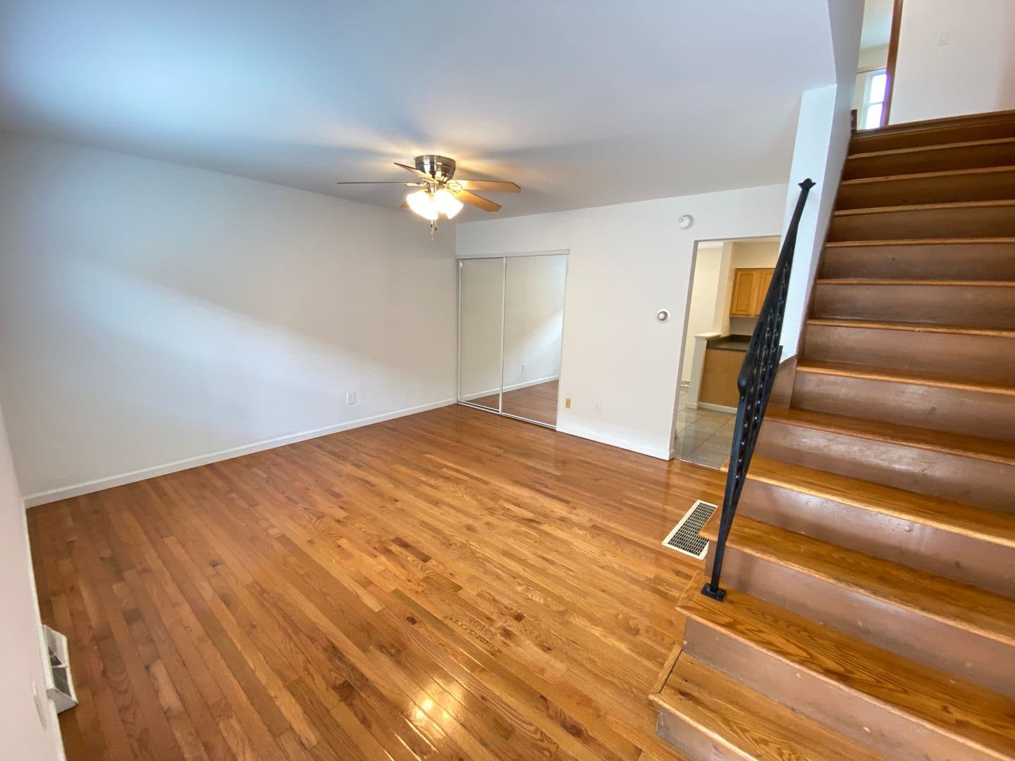 Columbus Apartment: 1444-1466 Worthington St