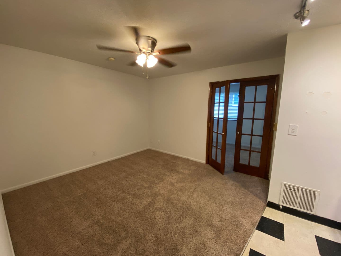 Columbus Apartment: 42-50 W Oakland Ave