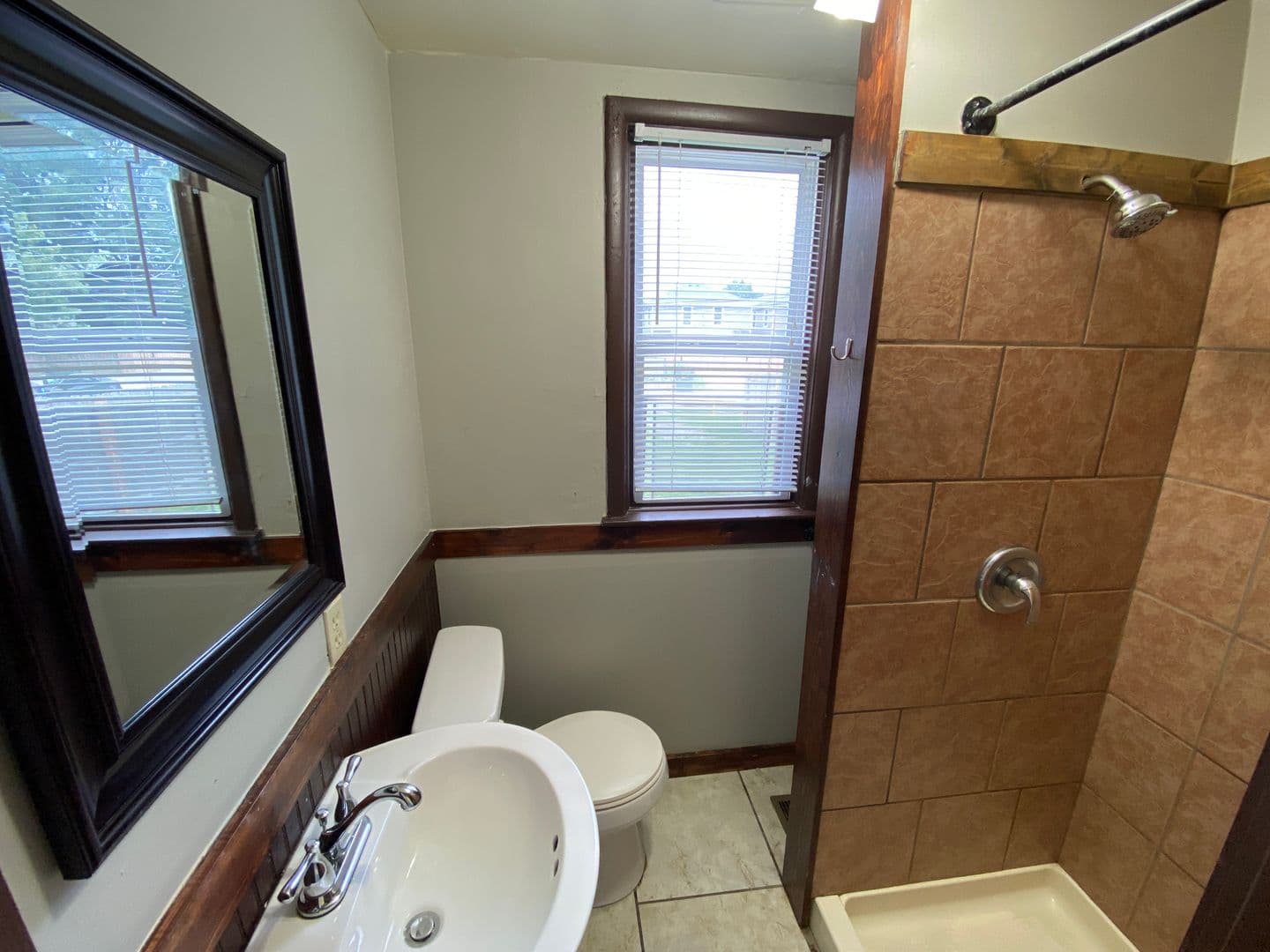 Columbus House: 406 E 17th Ave