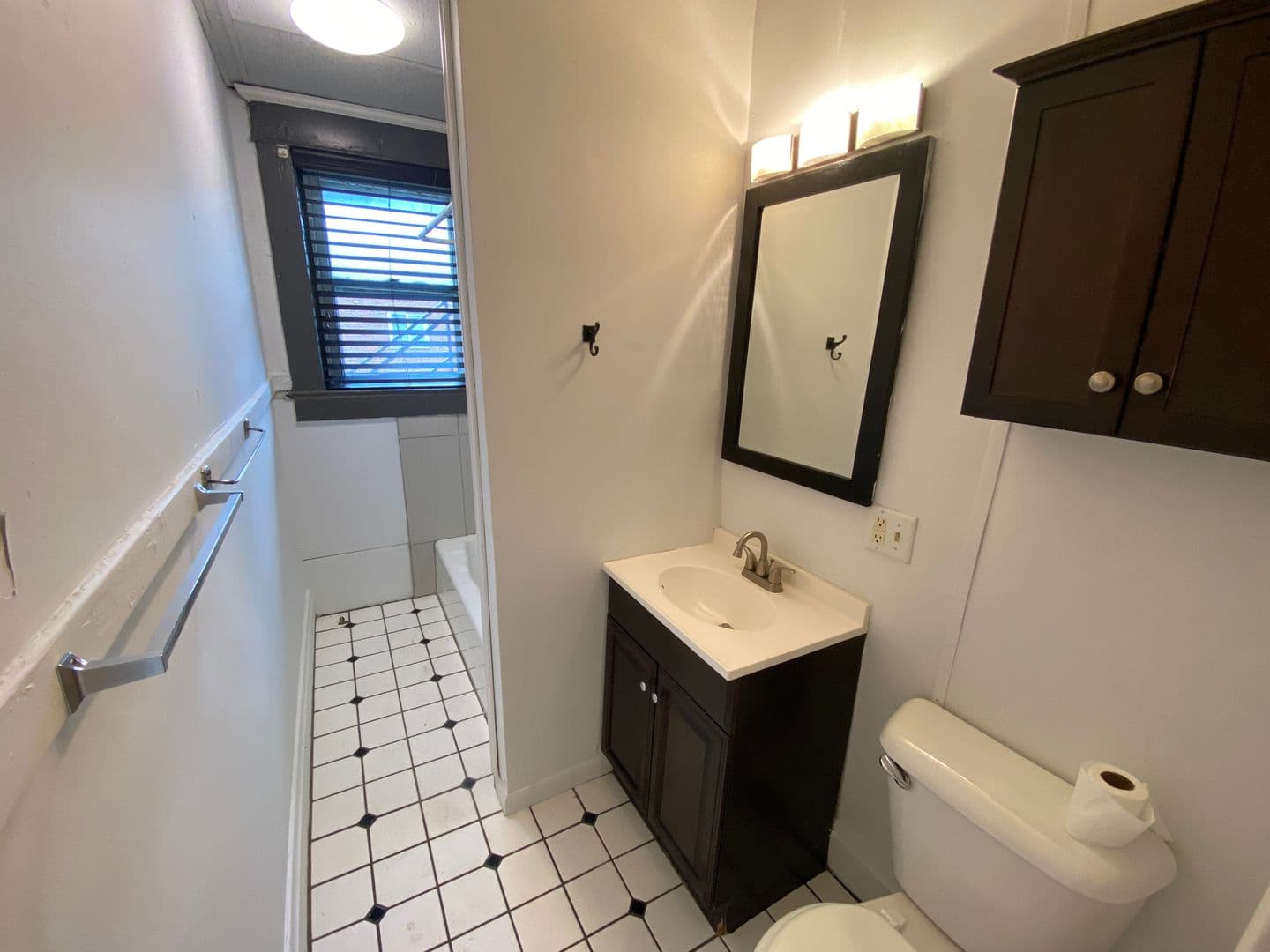 Columbus Apartment: 4-16 E Norwich Ave