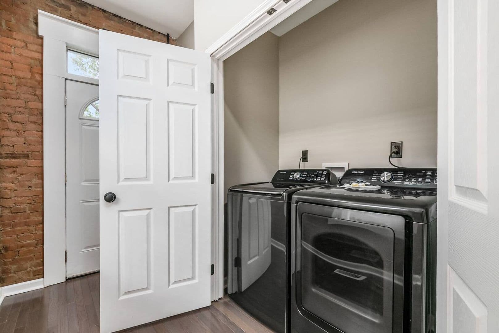 Columbus Apartment: 60 Clark Pl