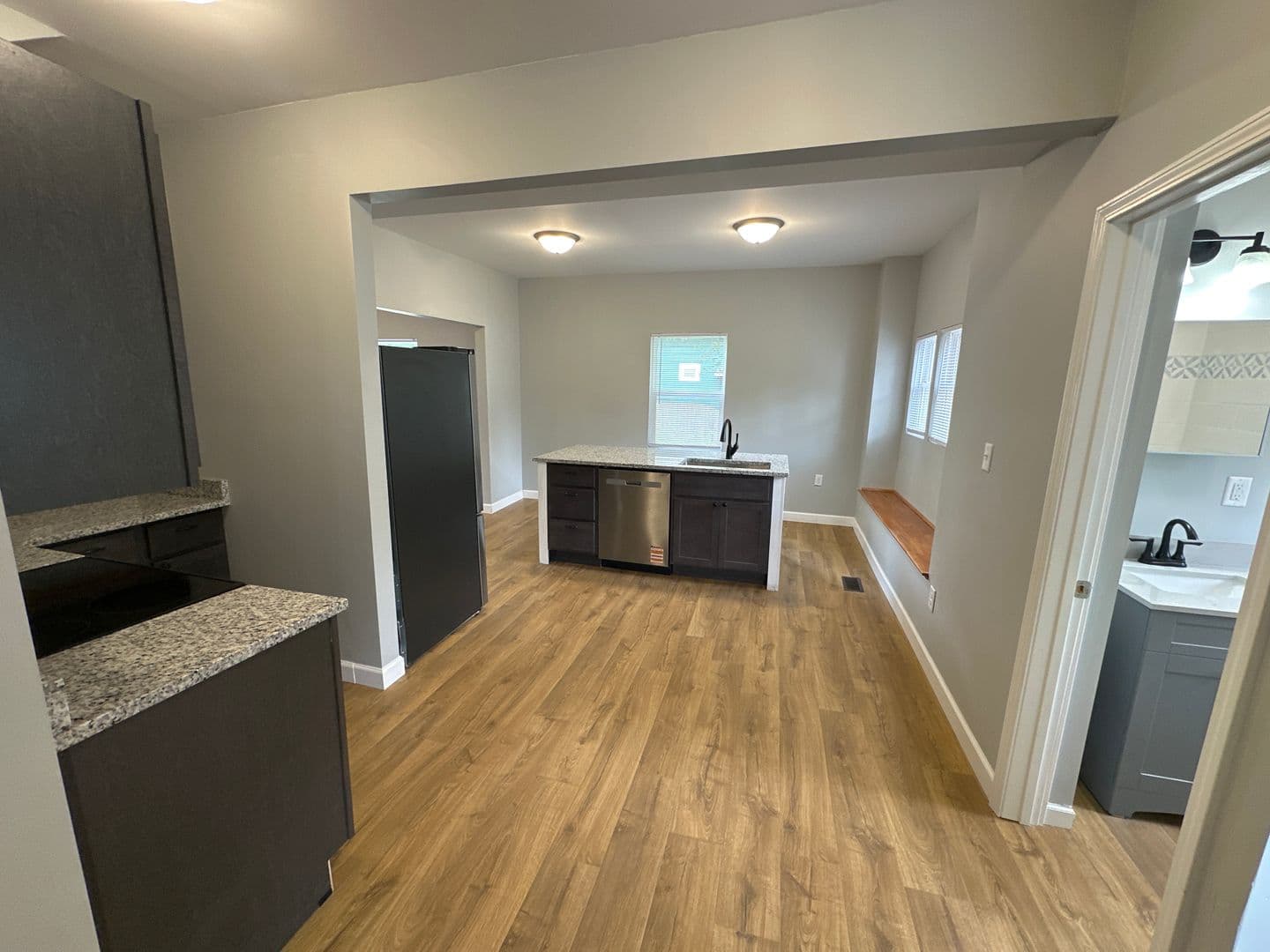 Columbus House: 459 E Oakland Ave