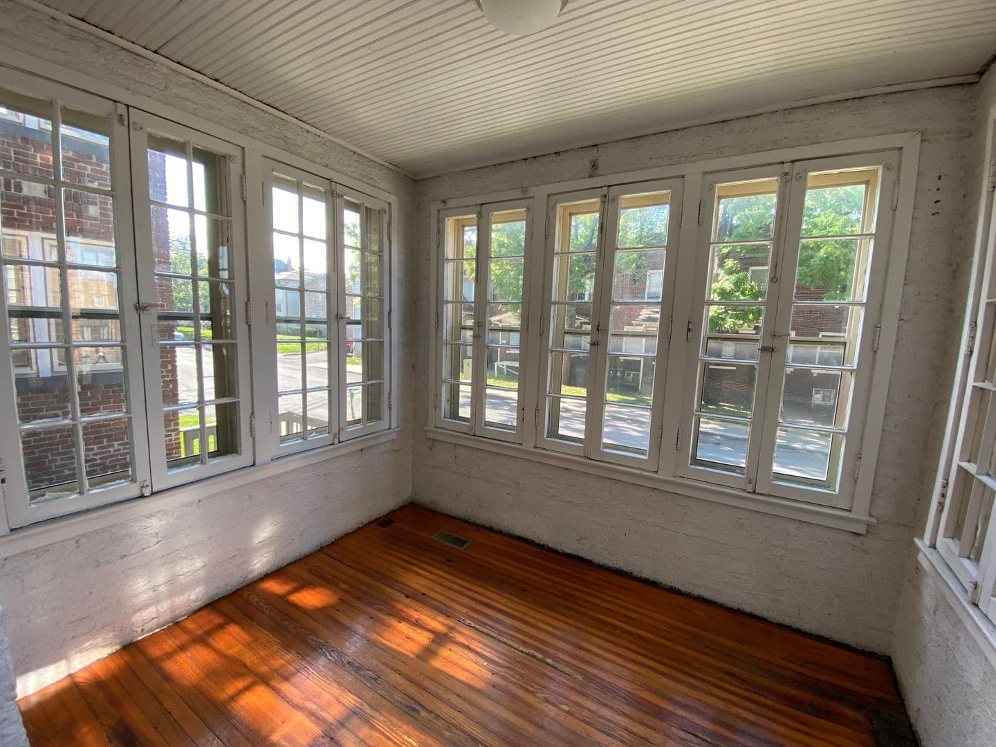 Columbus Apartment: 4-16 E Norwich Ave