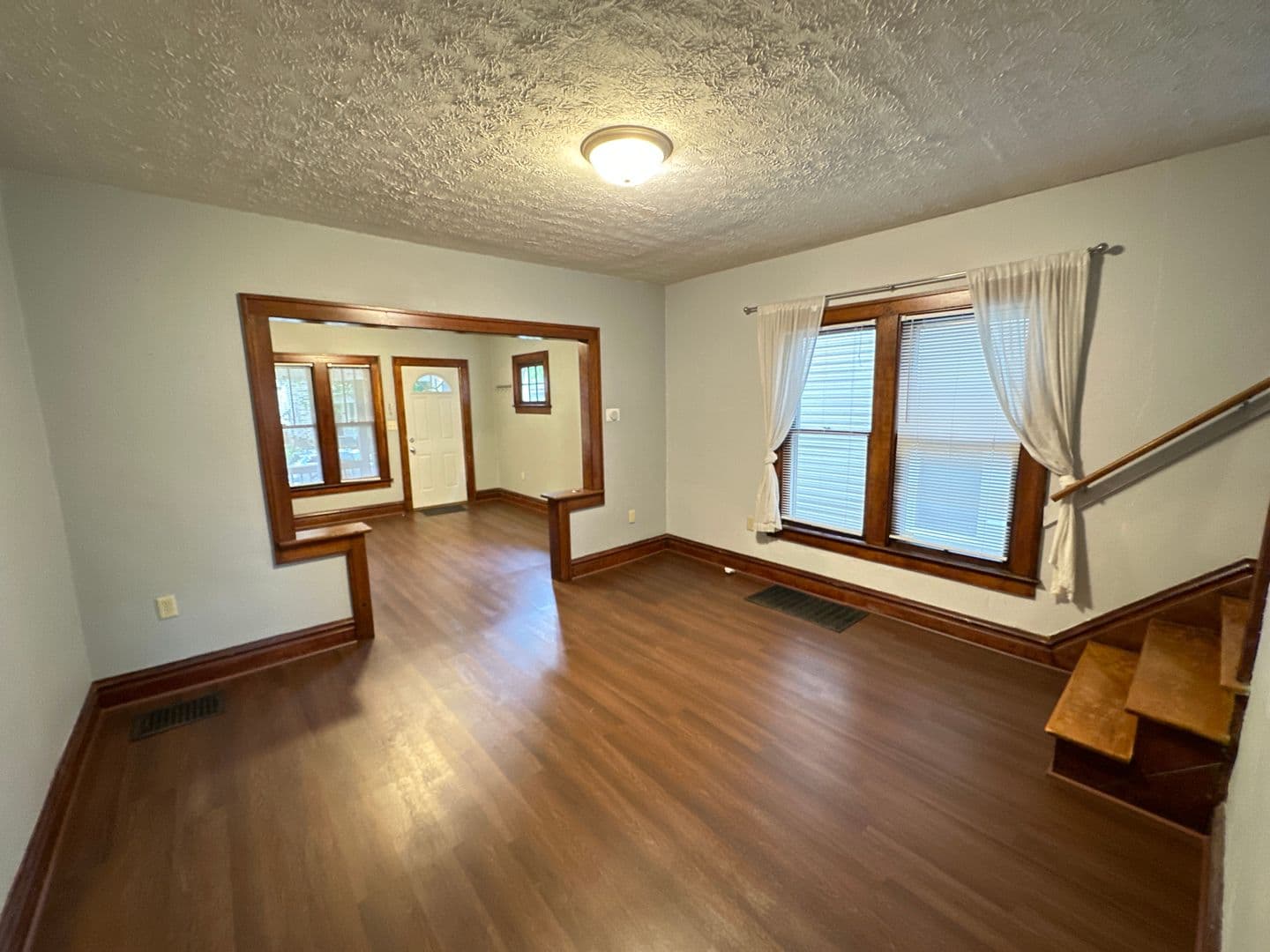 Columbus Apartment: 178 E Tompkins Ave