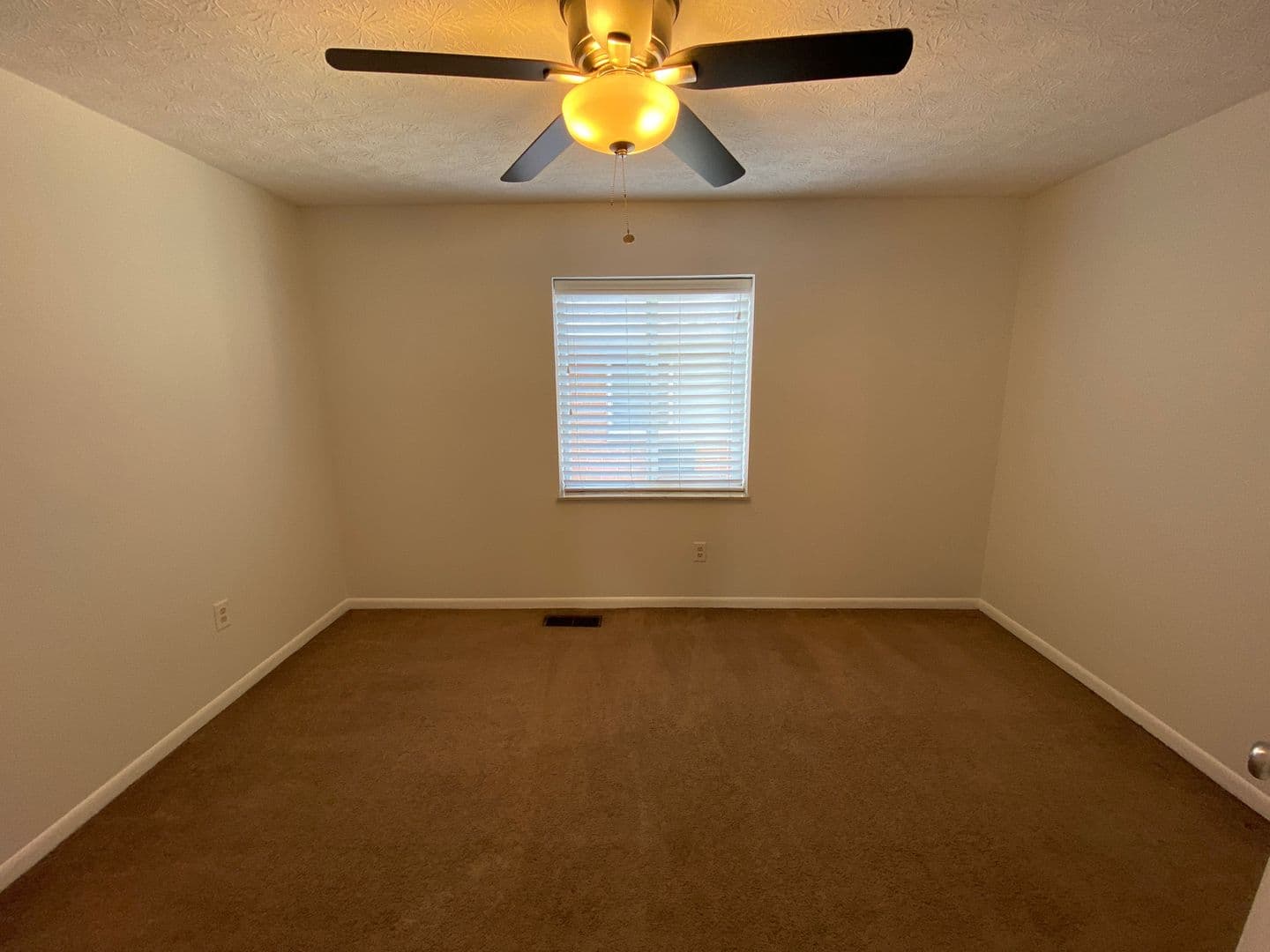 Columbus Apartment: 107-121 E 14th Ave