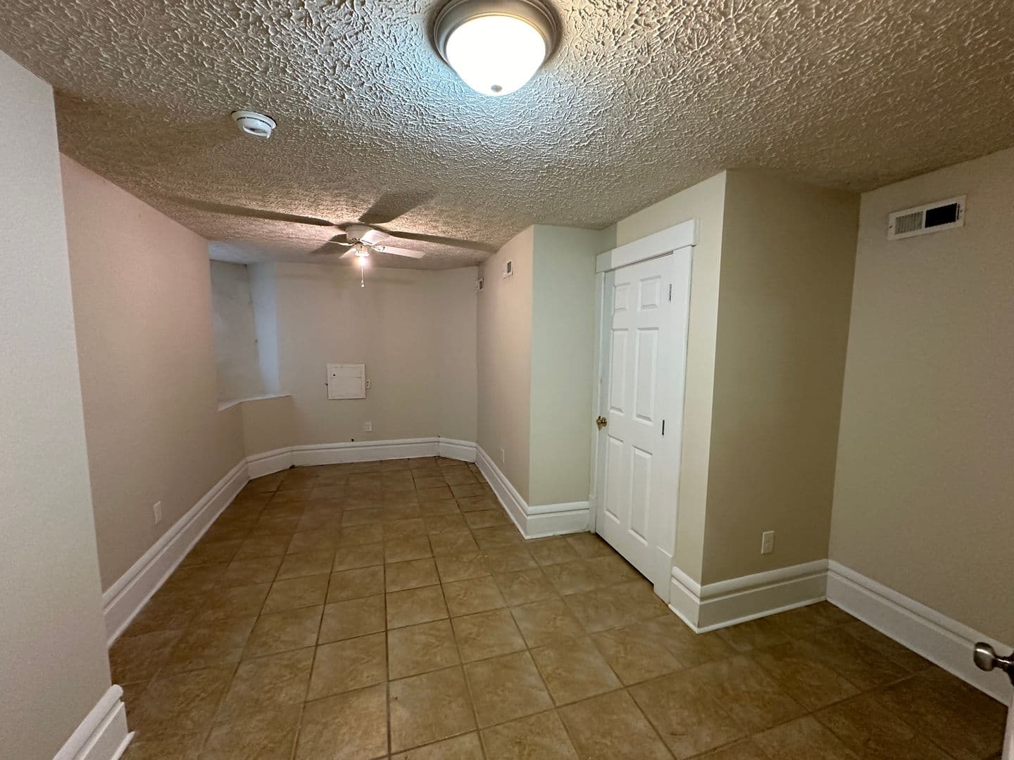 Columbus House: 265 E 11th Ave