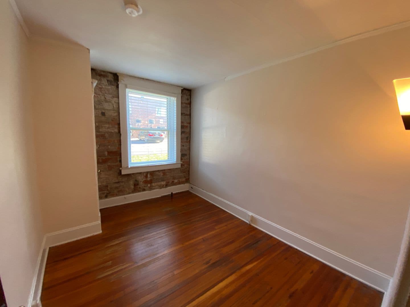 Columbus Apartment: 4-16 E Norwich Ave
