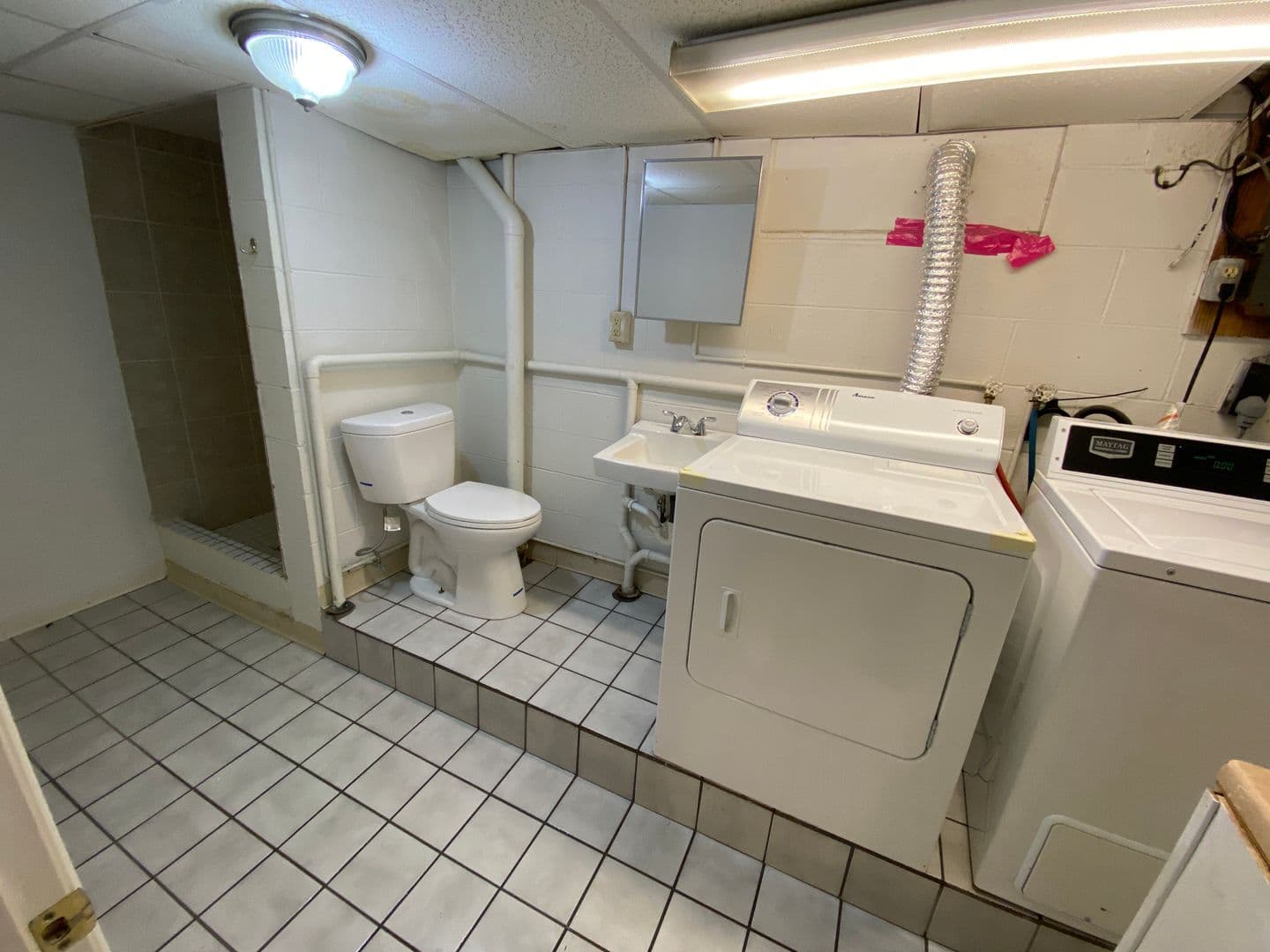 Columbus Apartment: 39 W 10th Ave