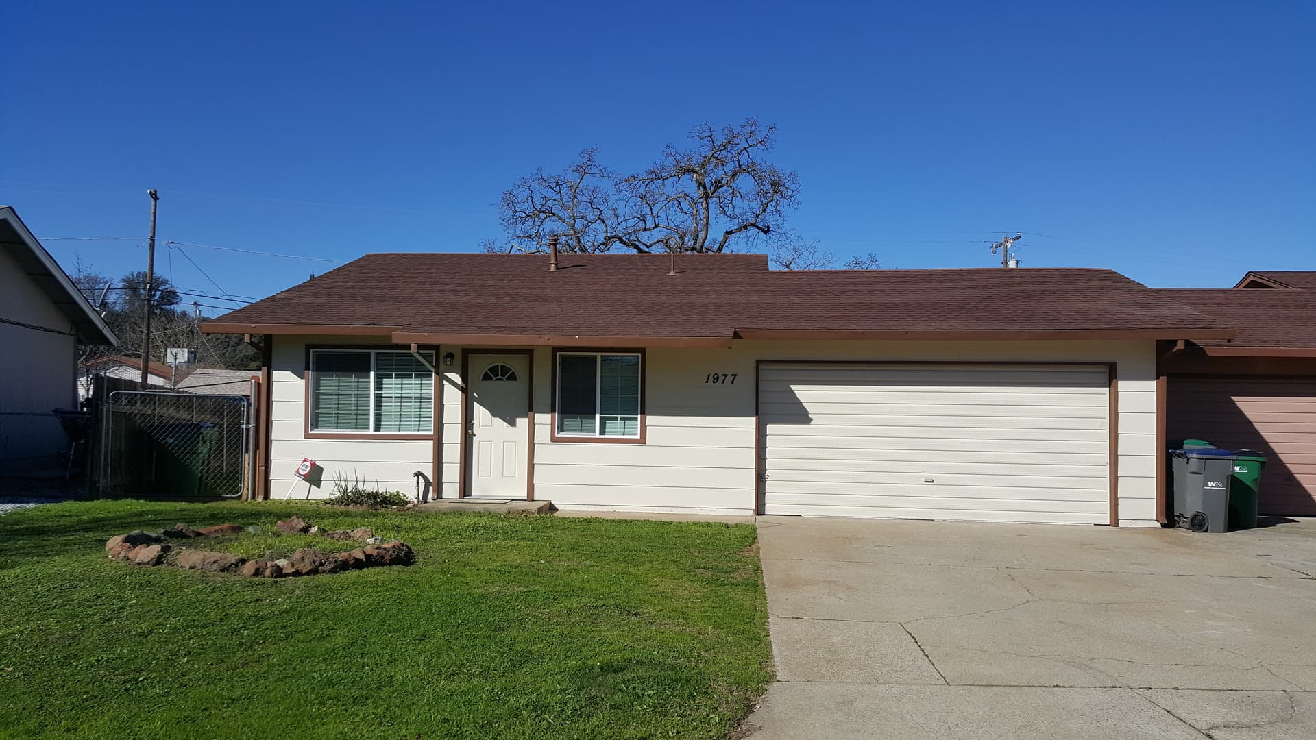 Anderson House: 1977 Spruce Cir