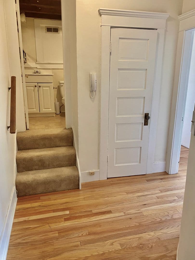 Seattle Apartment: 1812 E. Republican St.