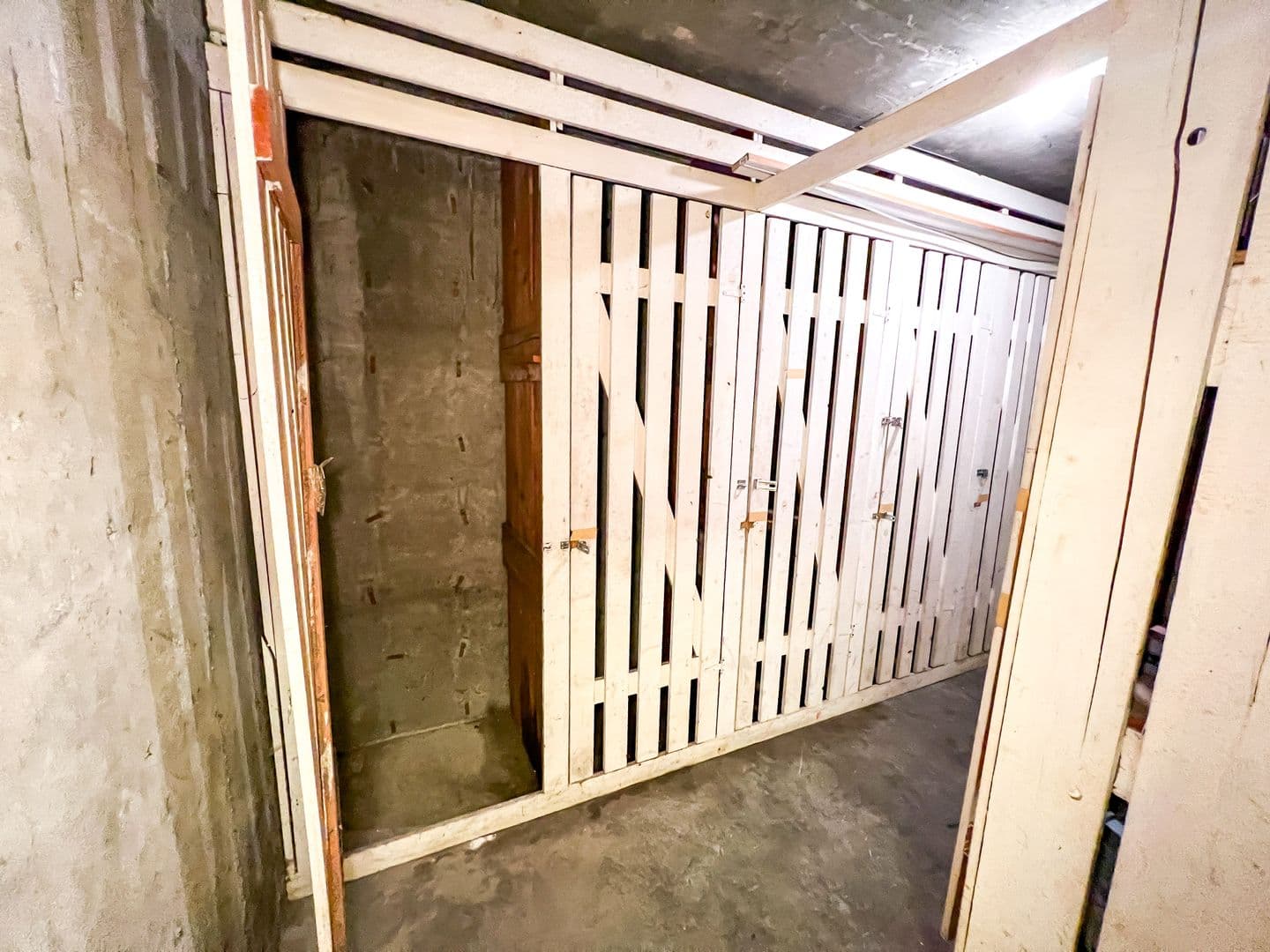 Seattle Apartment: 5233 15th Ave NE