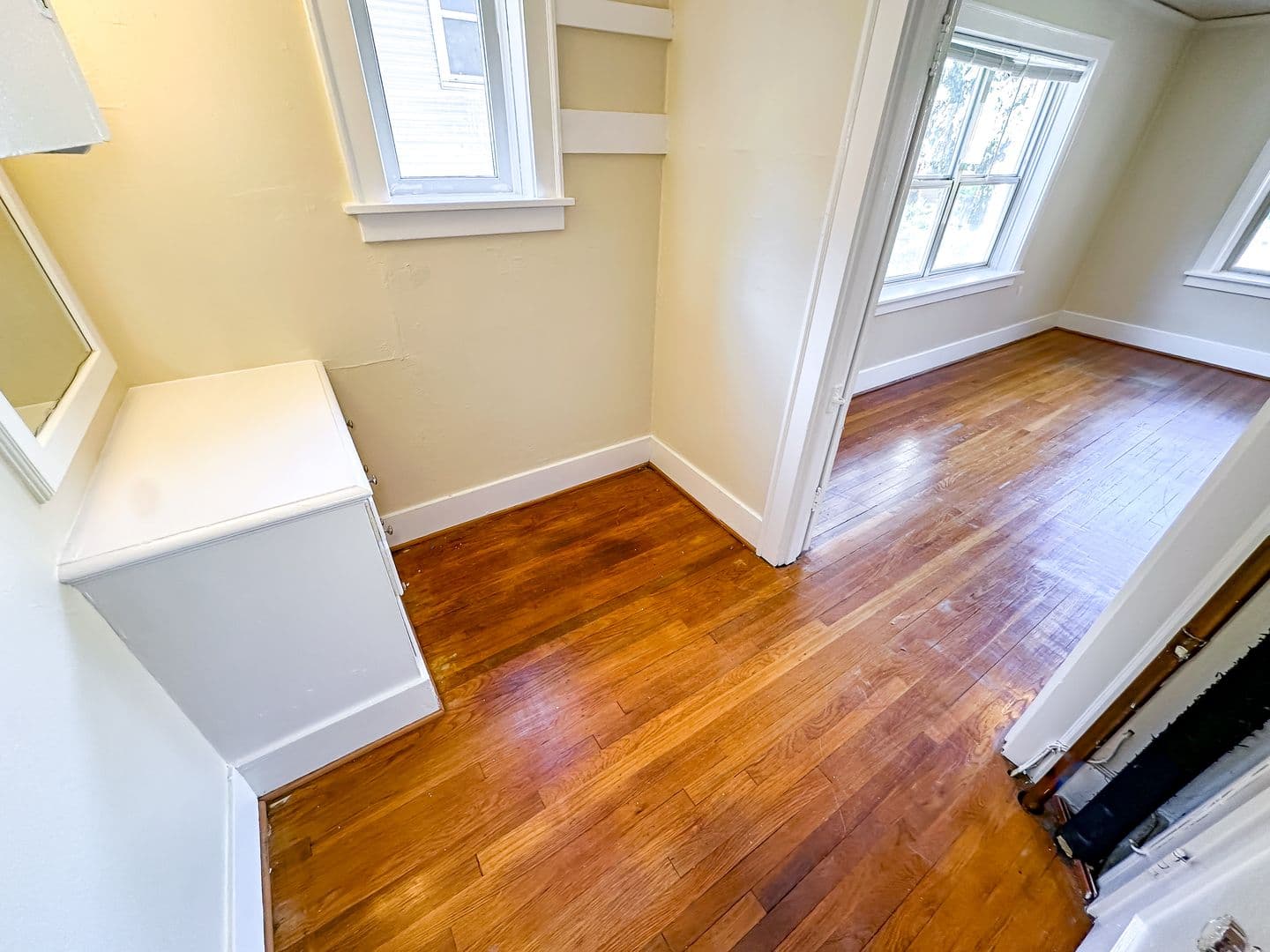 Seattle Apartment: 516 E. Union St.
