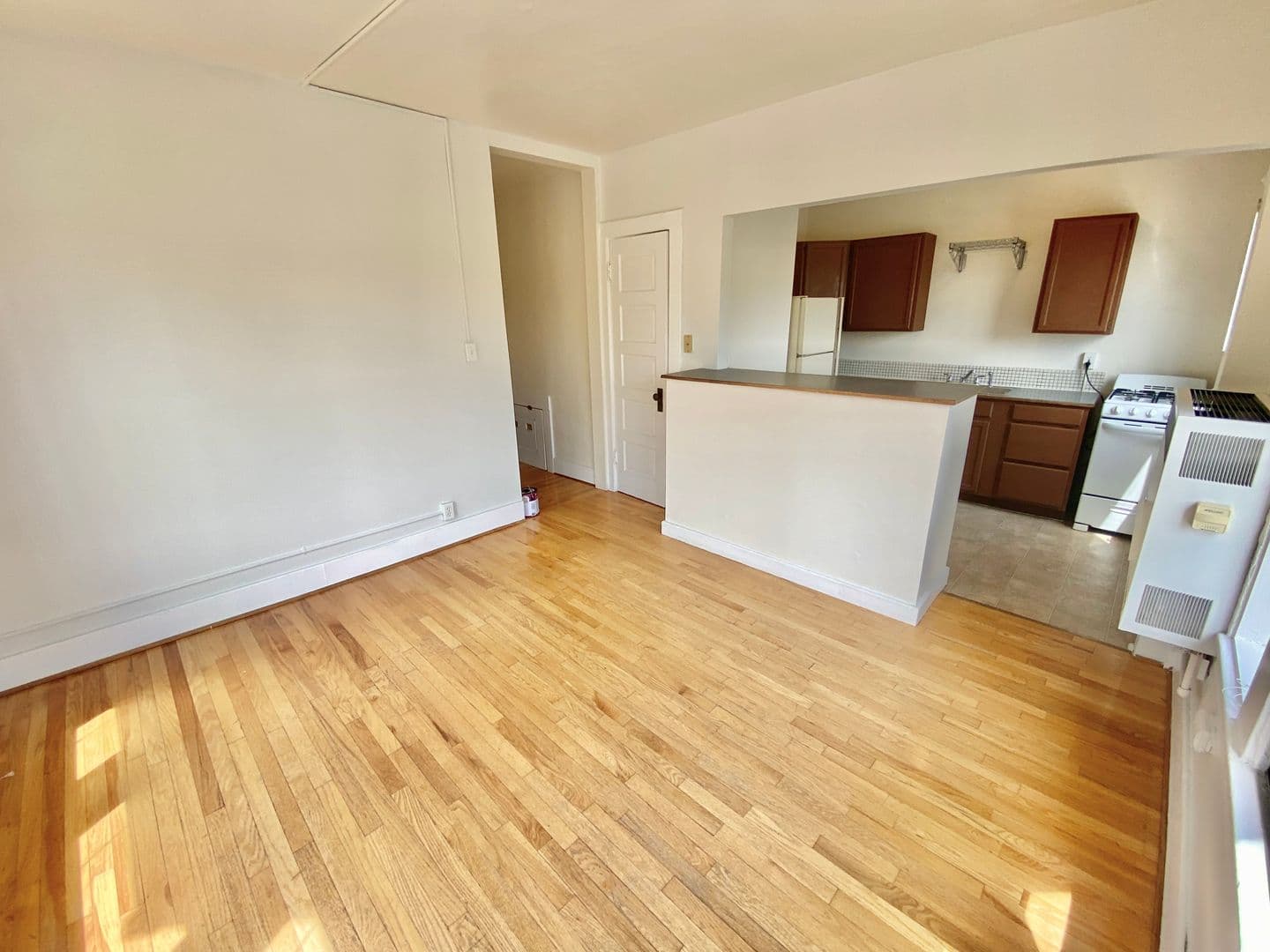 Seattle Apartment: 1812 E. Republican St.
