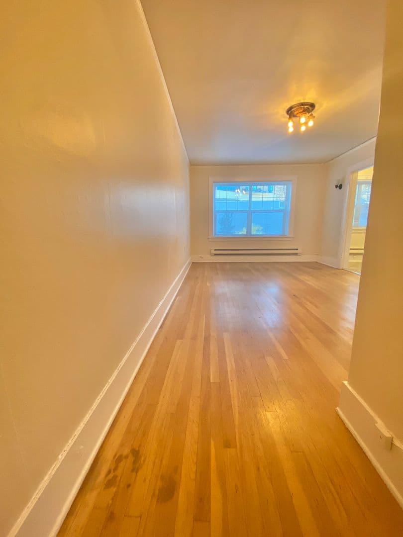 Seattle Apartment: 516 E. Union St.