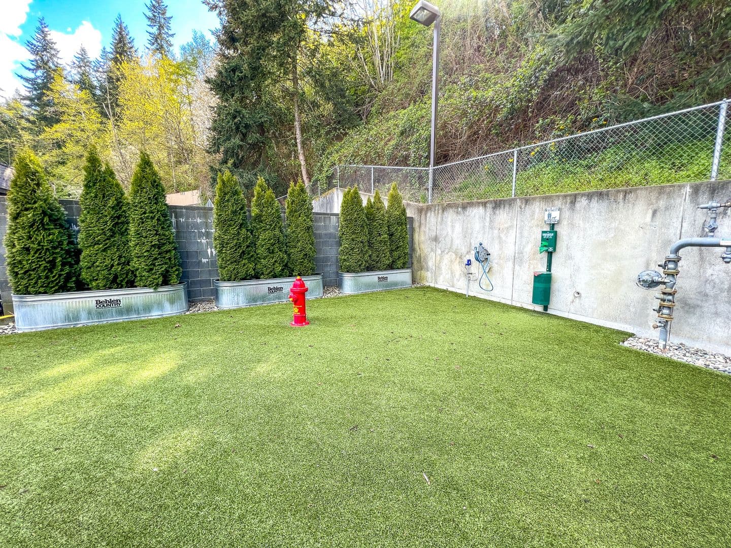 Edmonds Apartment: 10032 Edmonds Way