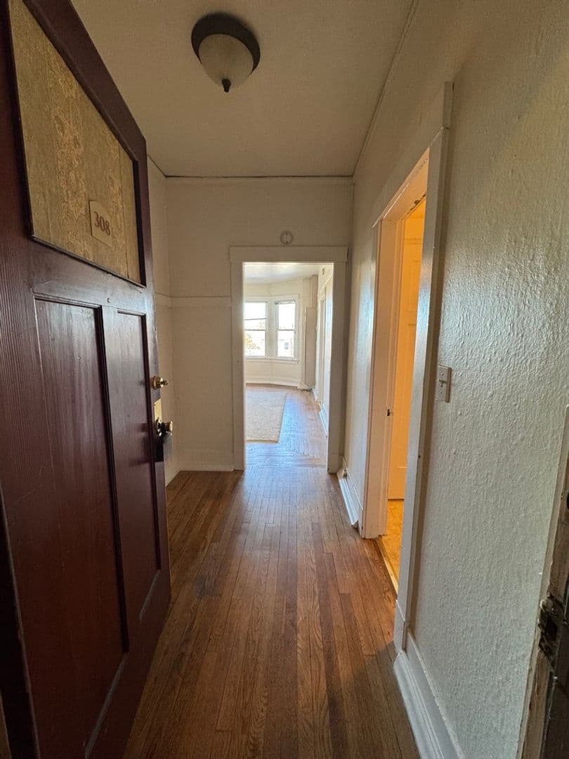 Seattle Apartment: 504 E. Denny Way