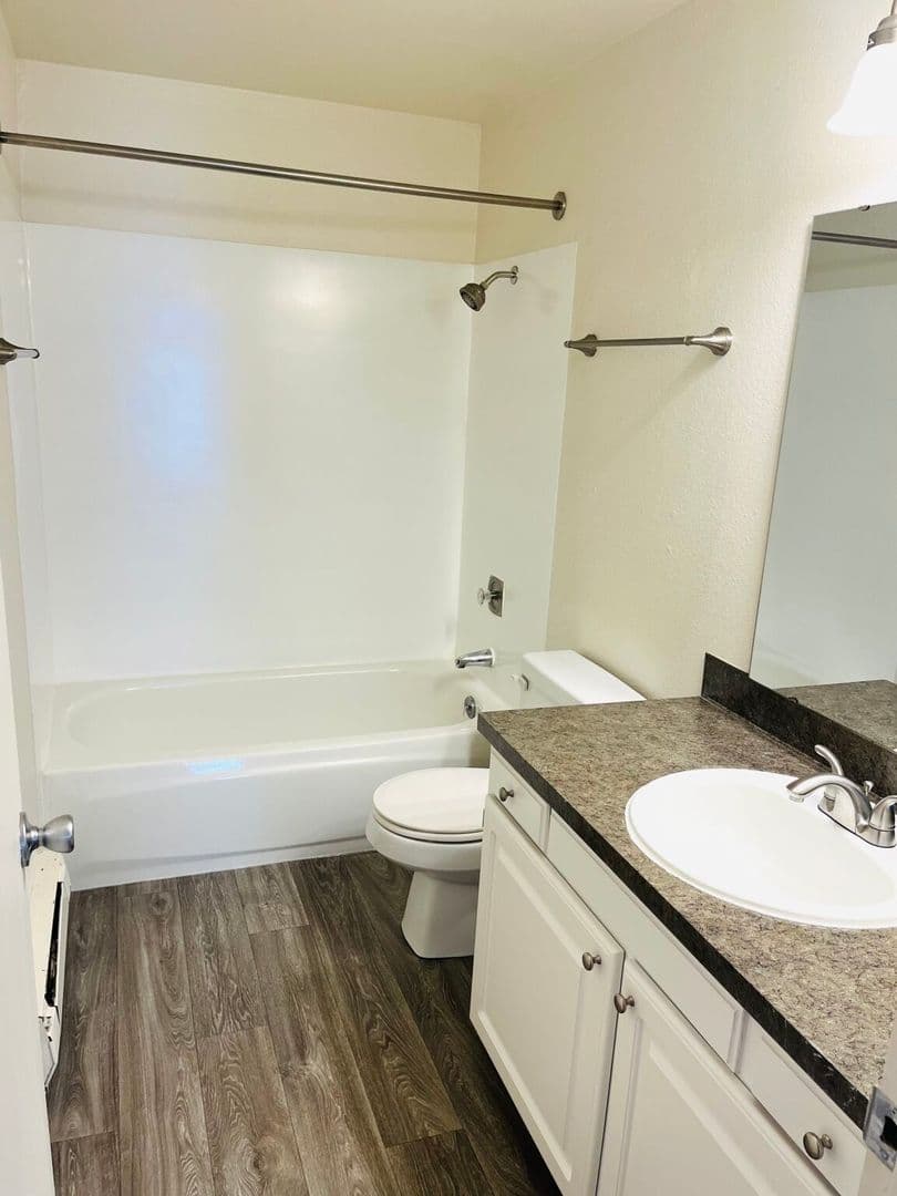 Kenmore Apartment: 17515 83rd Pl NE