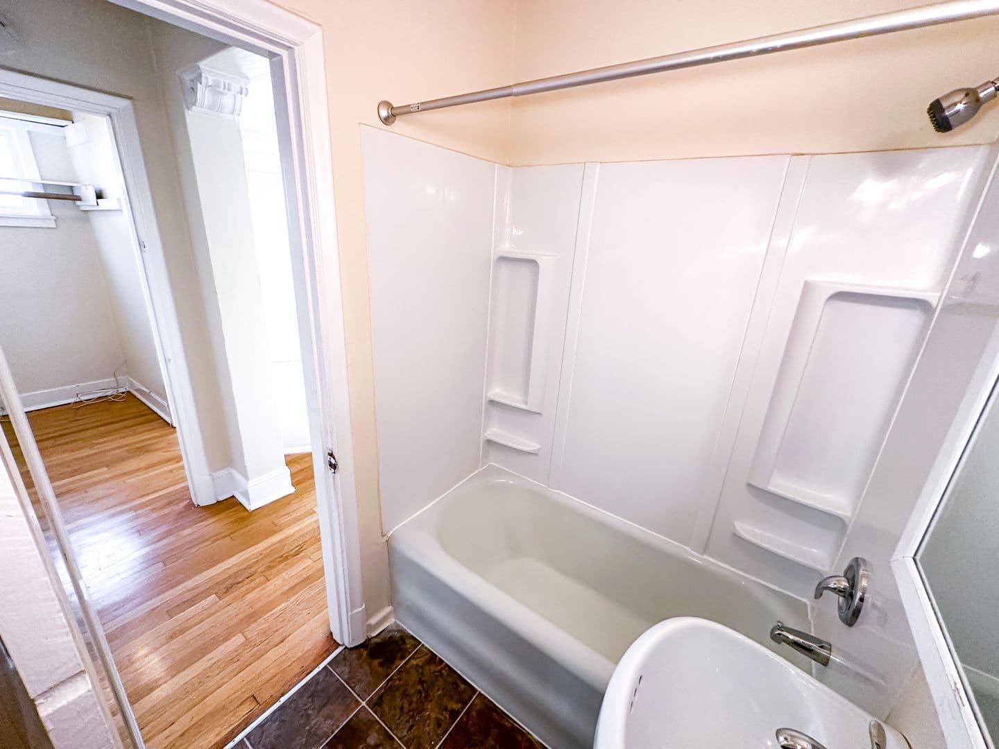 Seattle Apartment: 1420 Boren Ave