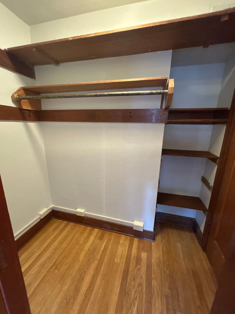 Seattle Apartment: 5042 12th Ave NE