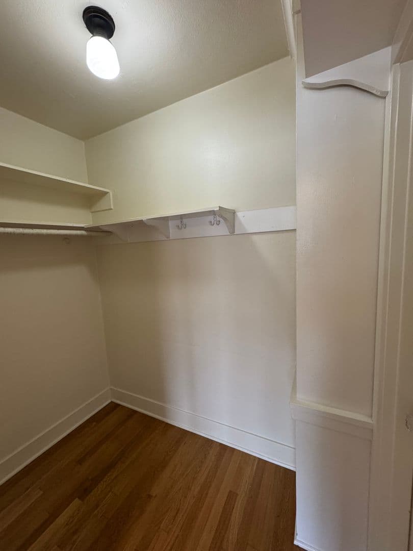 Seattle Apartment: 1420 Boren Ave