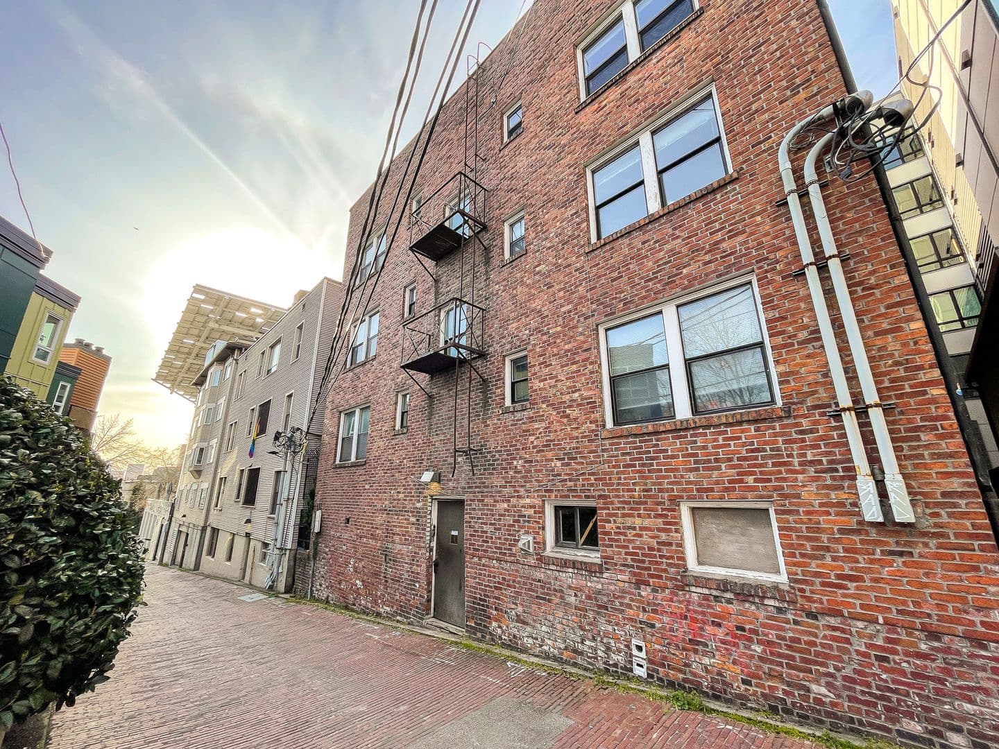 Seattle Apartment: 1509 E Madison St