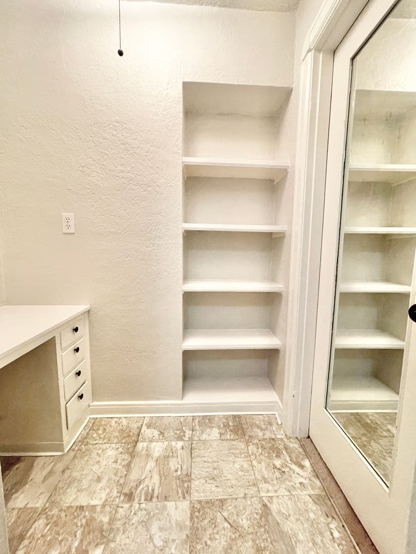 Seattle Apartment: 722 10th Ave. E.