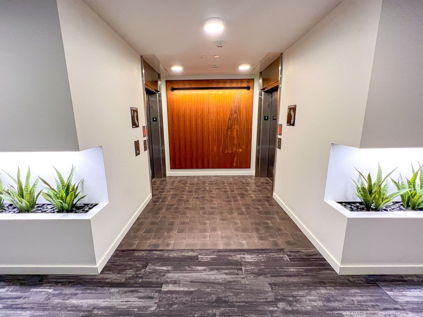 Edmonds Apartment: 10032 Edmonds Way