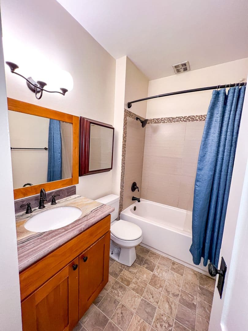 Seattle Apartment: 810 E. Denny Way