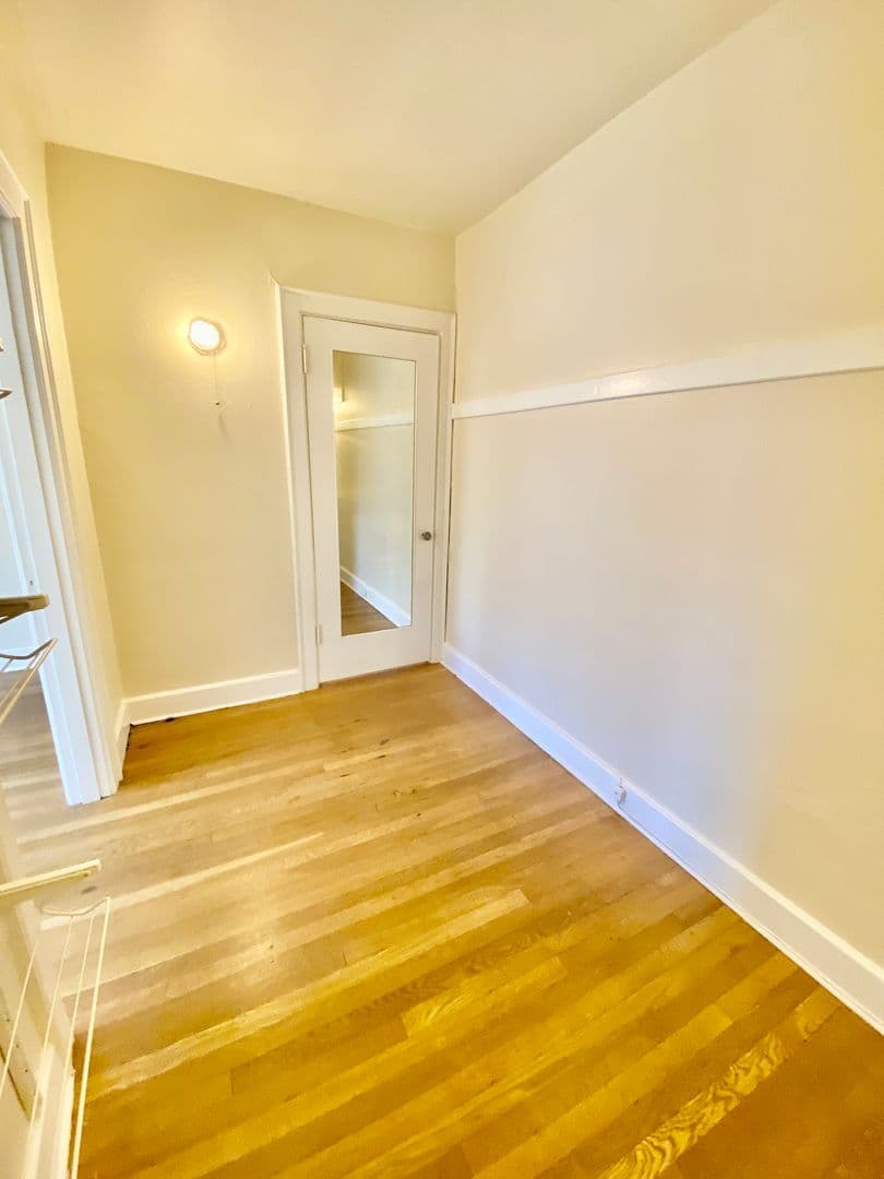 Seattle Apartment: 1305 E. Howell St.