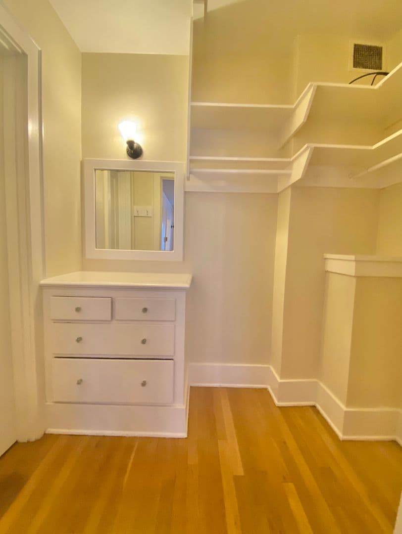 Seattle Apartment: 516 E. Union St.