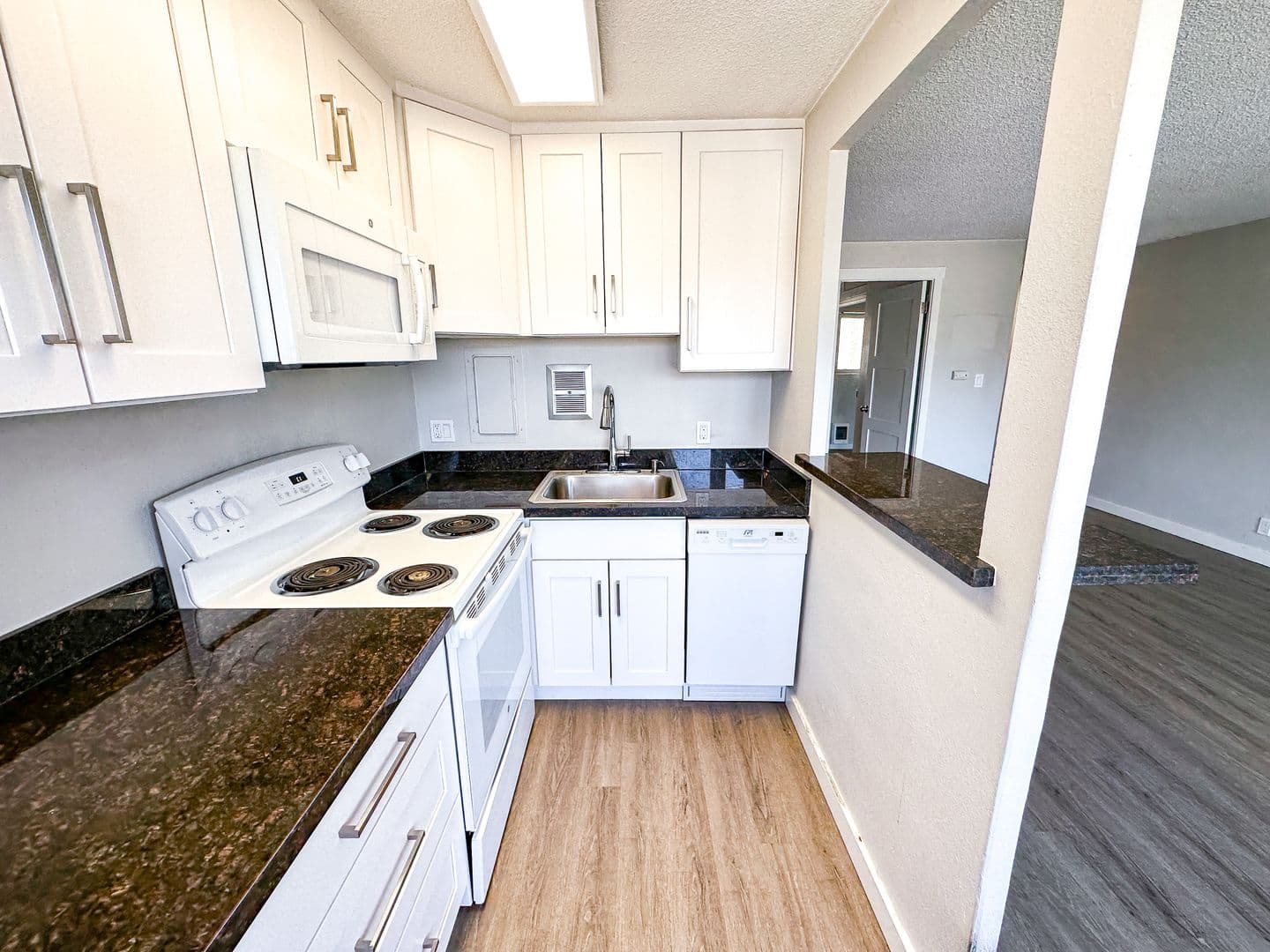 Seattle Apartment: 401 E. Mercer St.