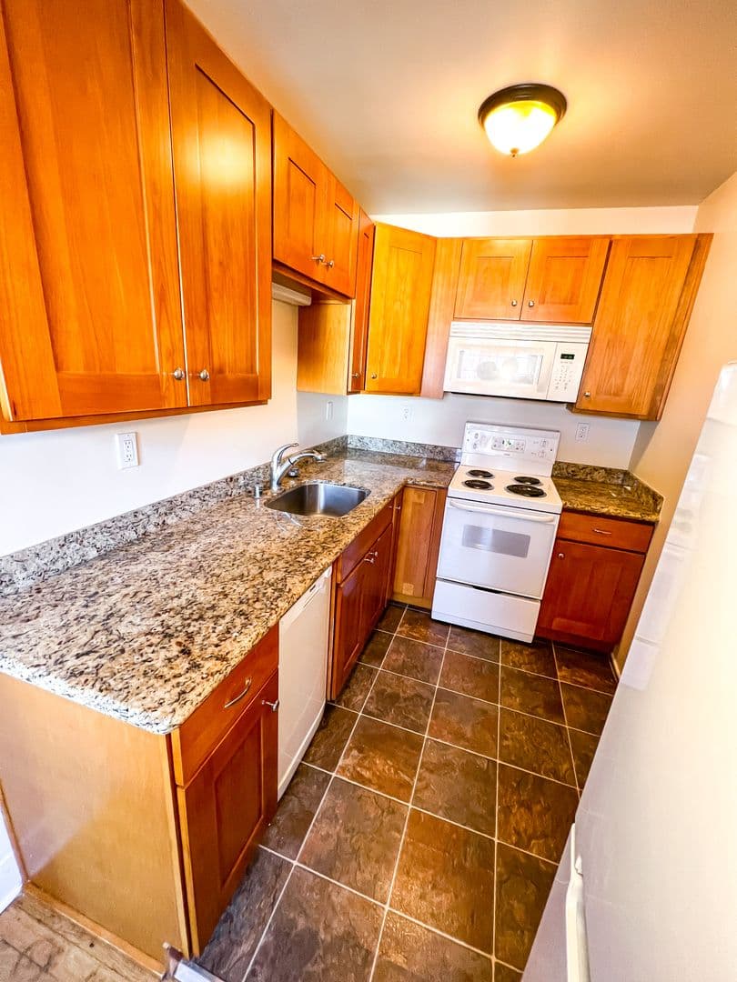 Seattle Apartment: 1305 E. Howell St.