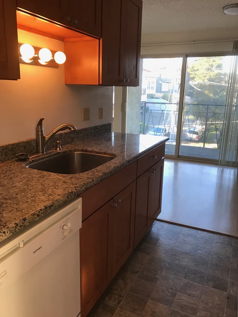 Seattle Apartment: 1821 E. Thomas St.