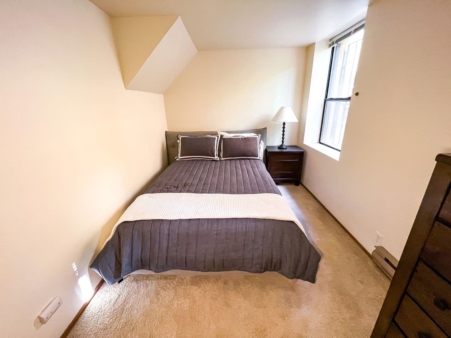 Seattle Apartment: 1215 Seneca St.