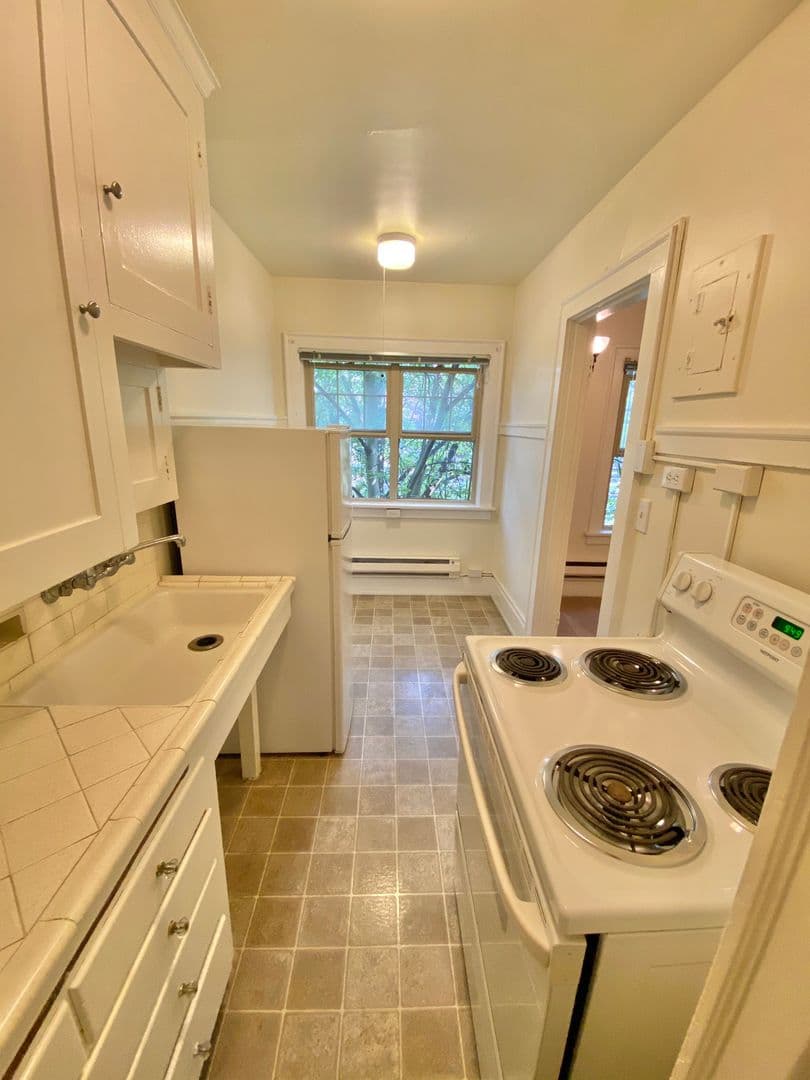Seattle Apartment: 516 E. Union St.