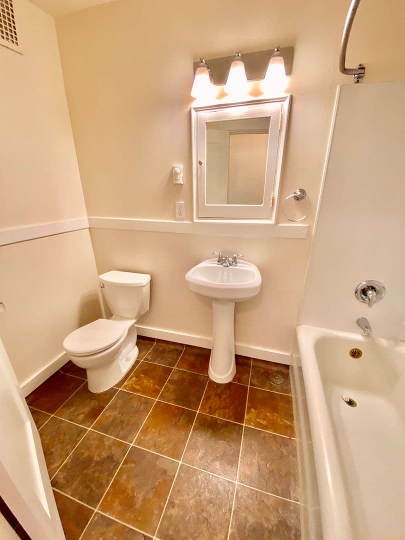 Seattle Apartment: 1305 E. Howell St.