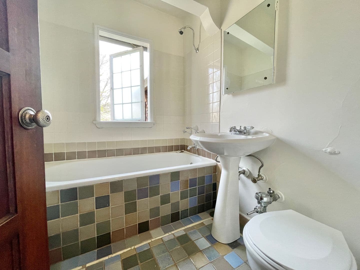 Seattle Apartment: 1005 E. Roy St.