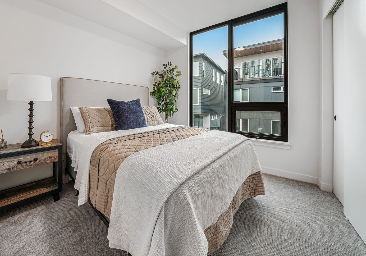 Kirkland Apartment: 312 Central Way