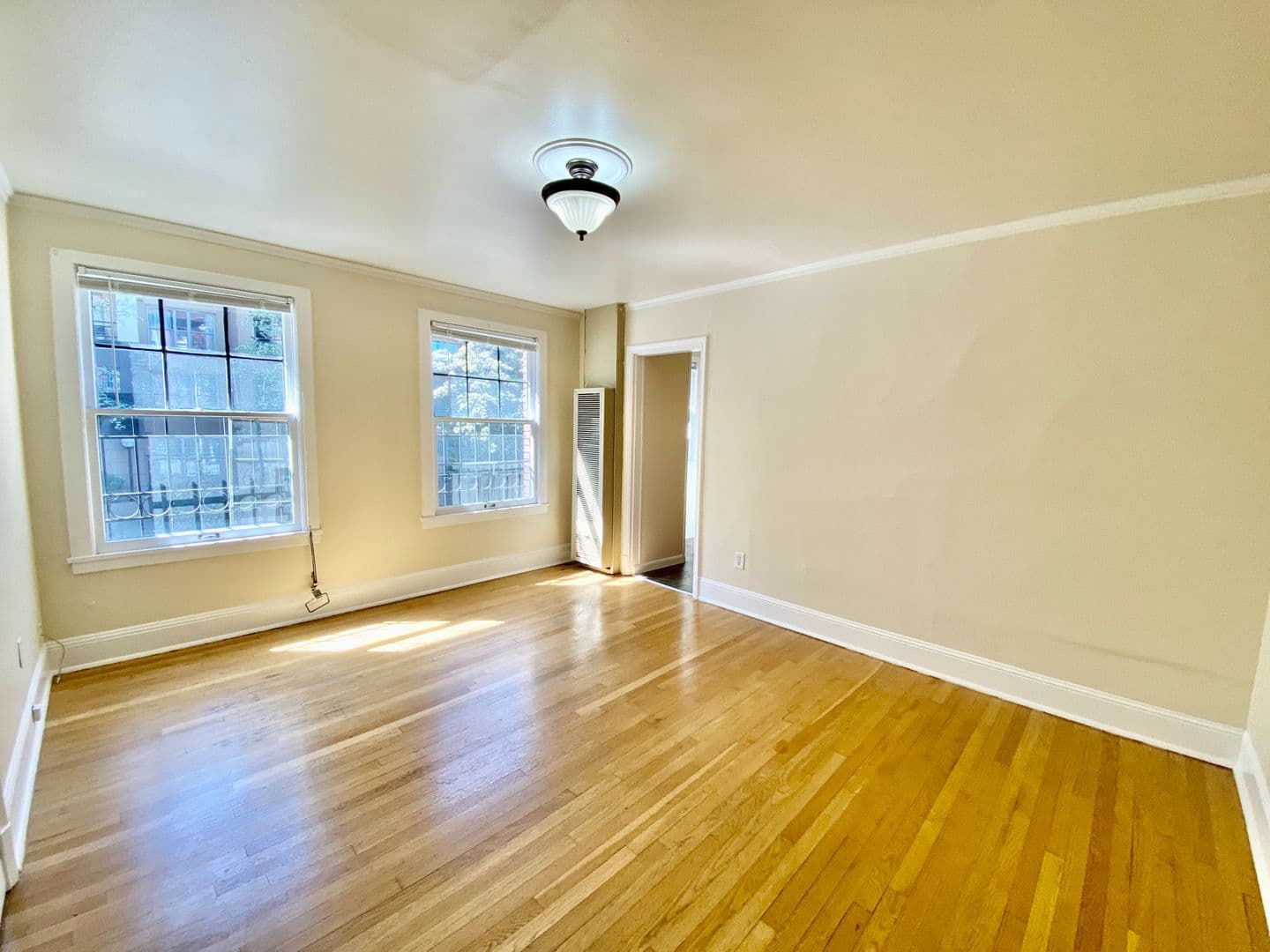 Seattle Apartment: 1420 Boren Ave