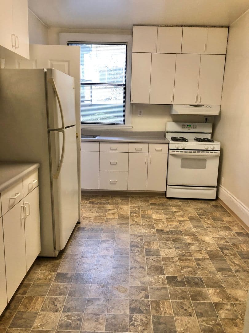 Seattle Apartment: 1509 E Madison St