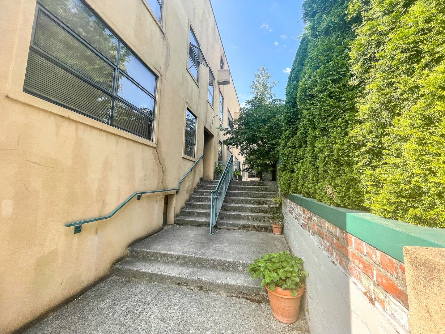 Seattle Apartment: 2410 East Lynn St.