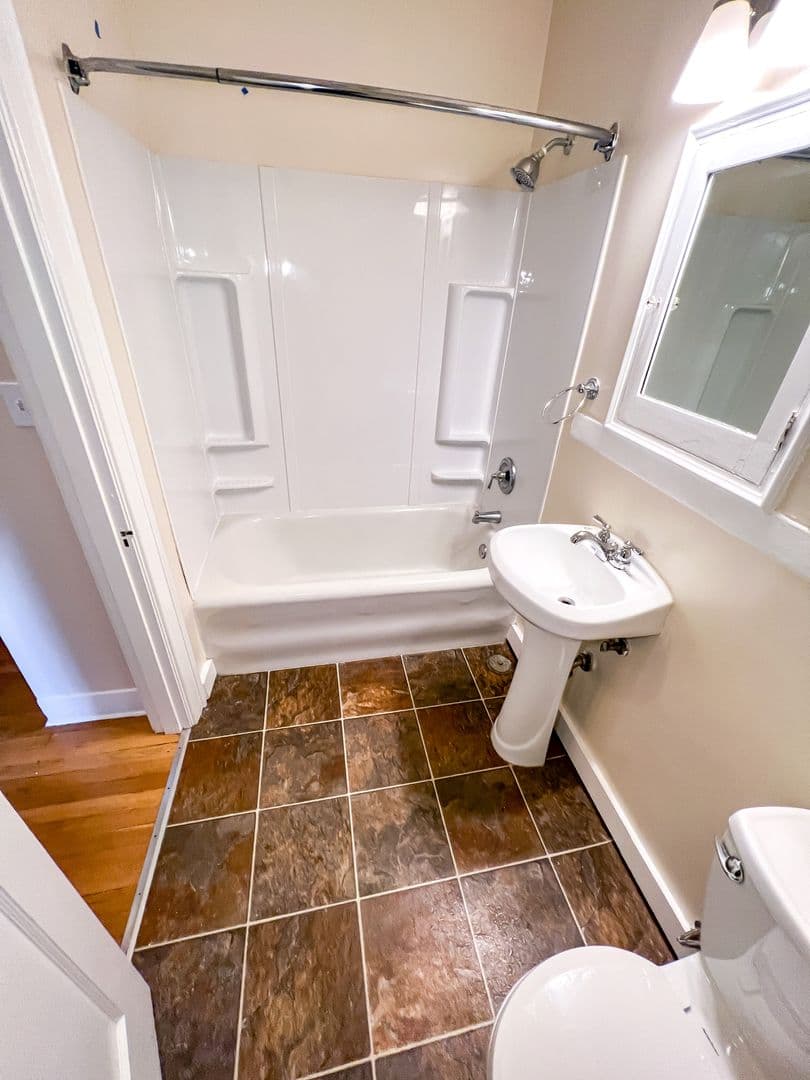 Seattle Apartment: 1305 E. Howell St.