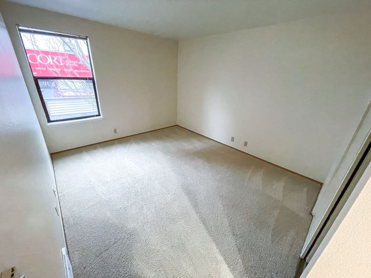 Seattle Apartment: 2501 E. Madison St.