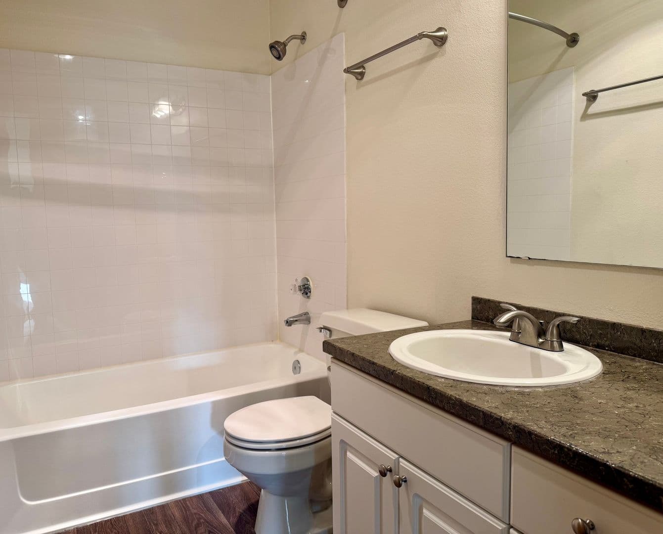 Kenmore Apartment: 17512 83rd Place NE