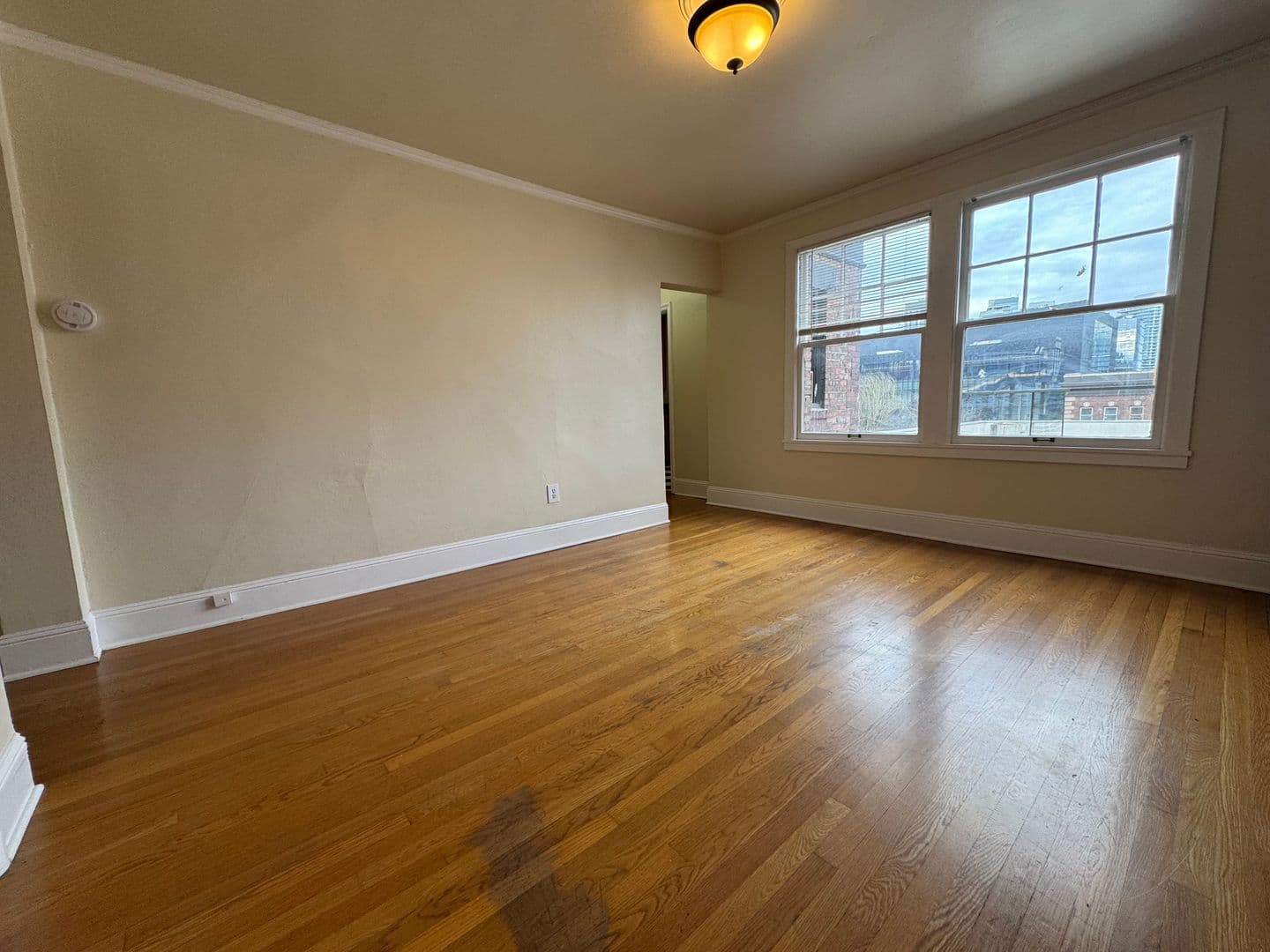 Seattle Apartment: 1420 Boren Ave