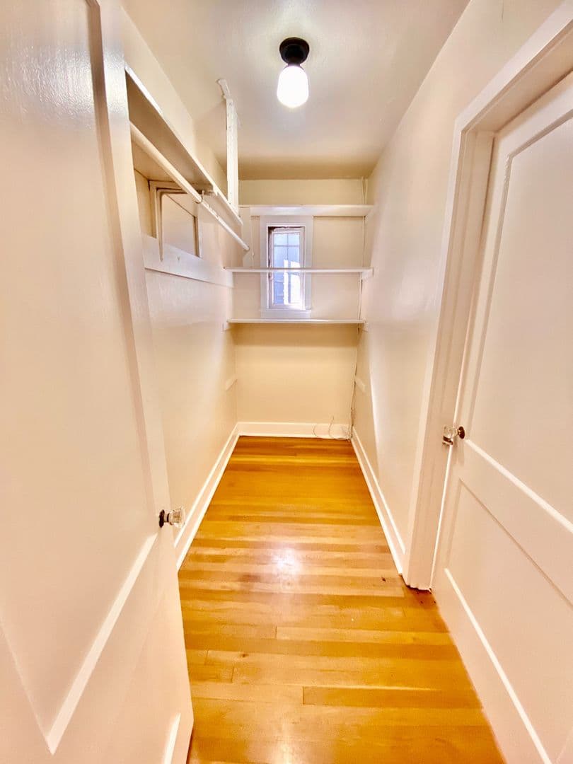 Seattle Apartment: 1420 Boren Ave