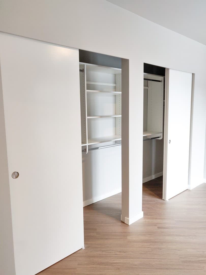 Edmonds Apartment: 10032 Edmonds Way